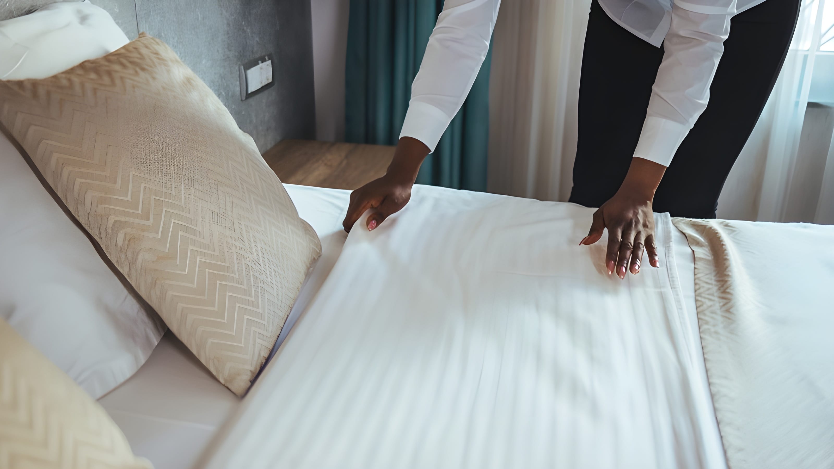 Deluxe Room - Image 7